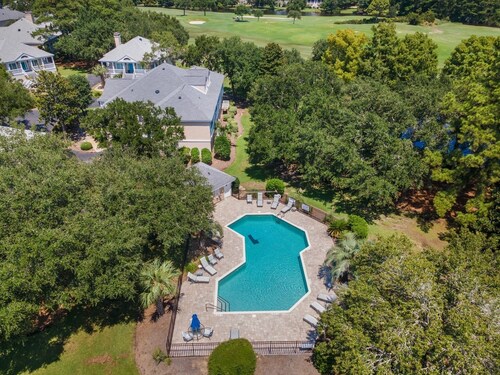 Charming Villa Overlooking The Golf Course, Close To The Debordieu Clubhouse! Stephens Siesta 3 Bedroom Villa by Peace Vacations