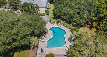 Charming Villa Overlooking The Golf Course, Close To The Debordieu Clubhouse! Stephens Siesta 3 Bedroom Villa by Peace Vacations