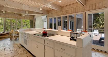 A Retreat To Create Memories For A Lifetime. 5 Bedroom Home by Peace Vacations