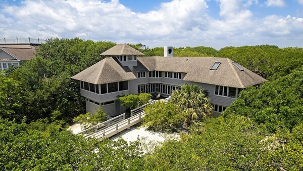 A Retreat To Create Memories For A Lifetime. 5 Bedroom Home By Peace Vacations - Georgetown, SC
