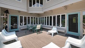 House, 5 Bedrooms | Terrace/patio