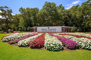 Condo, 3 Bedrooms | Property grounds - Low Country Living At Live Oaks Retreat 3 Bedroom Condo by Peace Vacations (Pawleys Island)