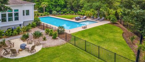 House, 5 Bedrooms | Pool