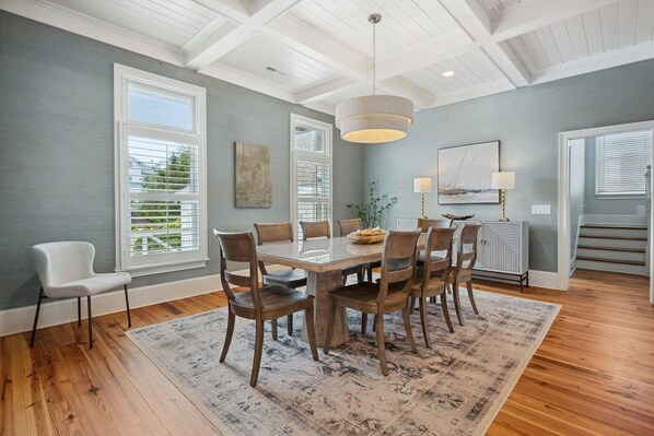 House, 5 Bedrooms | Dining