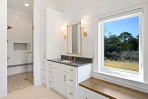 House, 5 Bedrooms | Bathroom