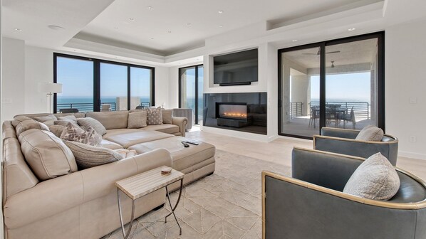 ハウス 6 ベッドルーム | リビング エリア