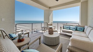 ハウス 6 ベッドルーム | 施設の敷地