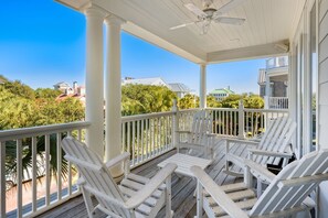 House, 4 Bedrooms | Terrace/patio