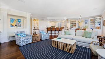 House, 4 Bedrooms | Living area