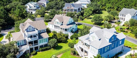 House, 5 Bedrooms | Exterior