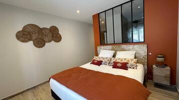 2 slaapkamers, een strijkplank/strijkijzer, gratis wifi, beddengoed