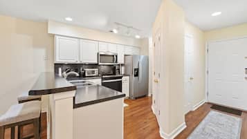 Condo, 2 Bedrooms | Private kitchen | Fridge, oven, coffee/tea maker, toaster