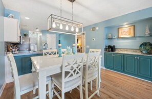 Dining - Stunning 2 bedroom villa on the 2nd floor with a gorgeous view of the 17th hole 2 Condo by Peace Vacations (Pawleys Island)