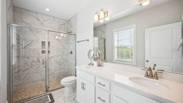House, 4 Bedrooms | Bathroom | Towels