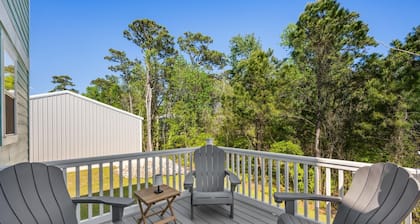 Stunning Newly Built Property In Litchfield Landing. 4 Bedroom Home by Peace Vacations