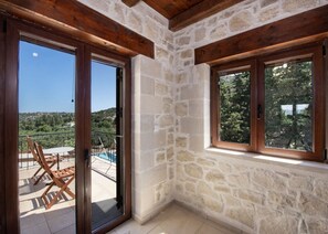 Interior - Villa The Pines- Jaccuzi - Private Pool - 7 minutes from the beach (Gavalohori)