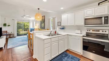 Kondominium, 2 kamar tidur | Dapur pribadi | Lemari es, oven, mesin pembuat kopi/teh, dan pemanggang roti