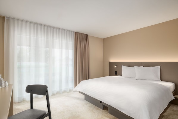 In-room safe, desk, soundproofing, free WiFi - bsmart motel Amriswil (Amriswil)