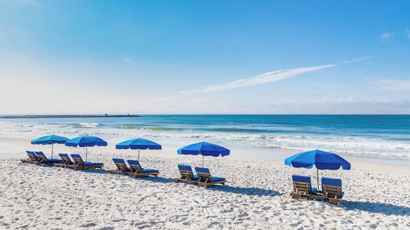 On the beach - Spacious Three-Bedroom Condo - Phoenix East 2 Unit 2113 (Orange Beach)