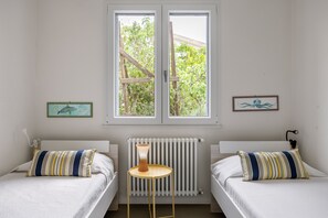 3 quartos, ferros/tábuas de passar roupa, Wi-Fi de cortesia