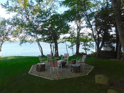 Traditional Waterfront Maine Cottage on Long Lake with great swimming.
