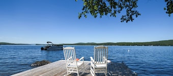 Traditional Waterfront Maine Cottage on Long Lake with great swimming.