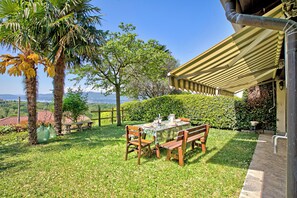 Family House, 2 Bedrooms, Fireplace (HomeSweetHome Garden&LakeView) | Outdoor dining