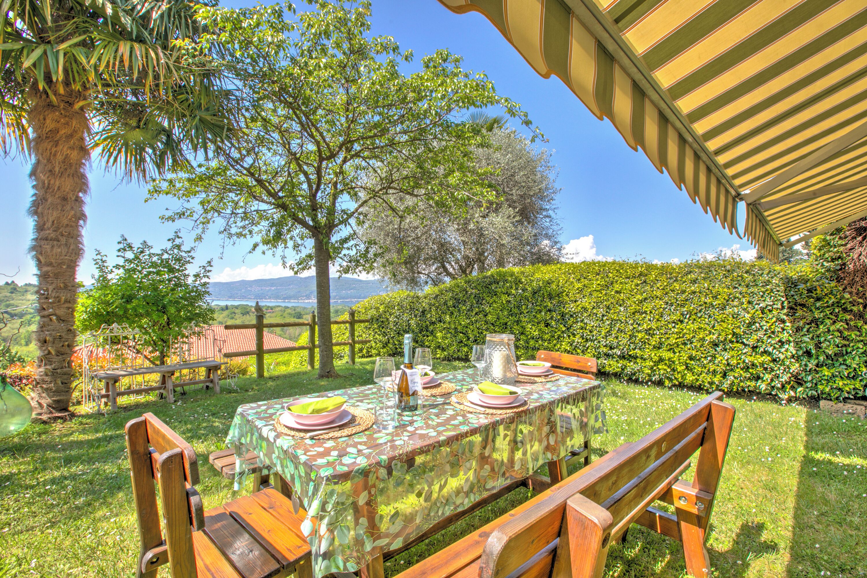 Familienhaus, Mehrere Schlafzimmer (HomeSweetHome Garden&LakeView) | Speisen im Freien