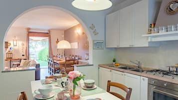 Casa familiare, camere multiple (HomeSweetHome Garden&LakeView) | Ristoranti