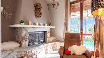 Familienhaus, 2 Schlafzimmer, Kamin (HomeSweetHome Lake-View Villetta a) | Innenbereich