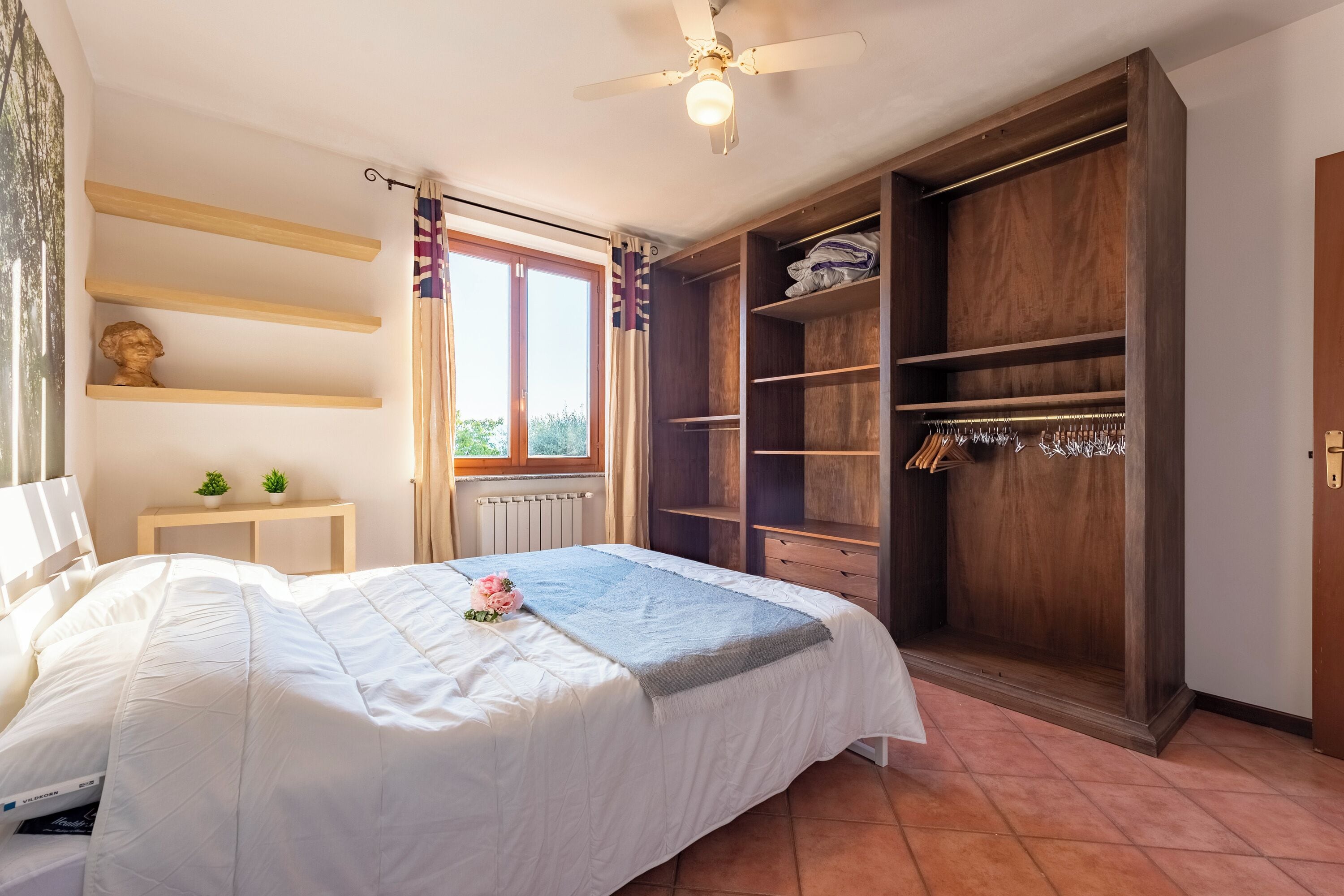 2 camere, postazione laptop, ferro/asse da stiro, Wi-Fi gratuito