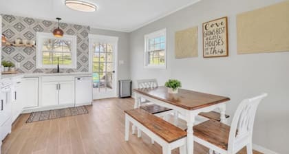 Away from the bustle of the city, close to the lake, perfect for families