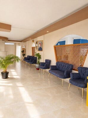 Lobby sitting area - ATLAS BUTİK OTEL (Silifke)