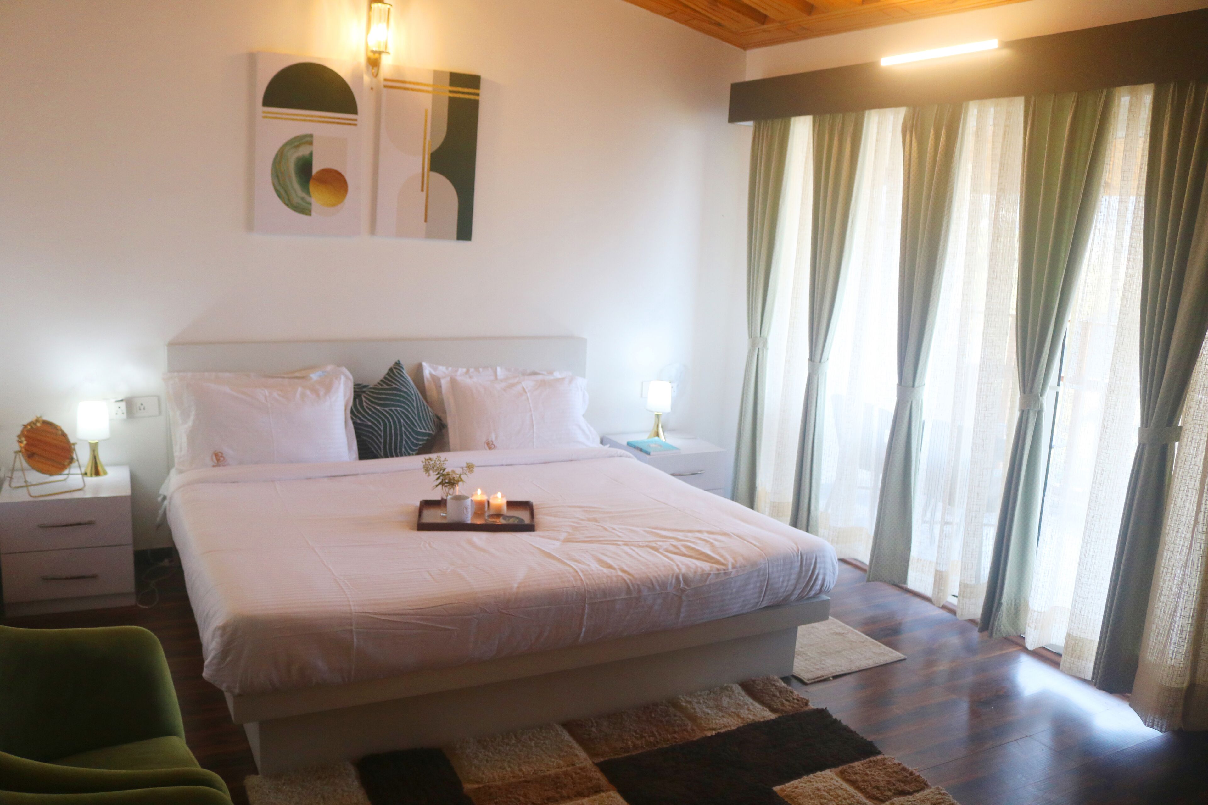 2 chambres, fer et planche à repasser, Wi-Fi, draps fournis