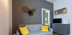 Apartment | Living area | 35-inch TV with digital channels