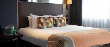 Dobbeltrom – comfort, byutsikt | Skrivebord, skrivebord for bærbar PC og wi-fi (inkludert)