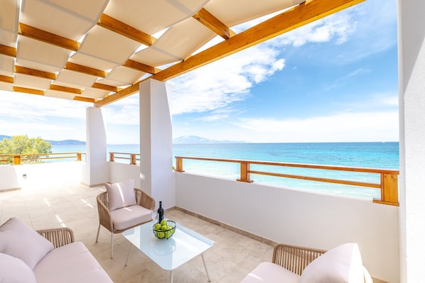 Terrace/patio - MariDion Beach Family House (Meso Gerakari)