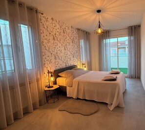 6 chambres, fer et planche à repasser, Wi-Fi, draps fournis