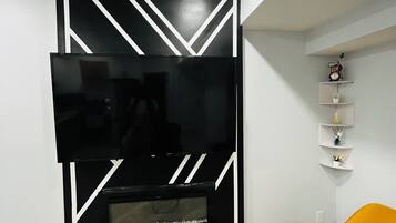 智能电视、壁炉