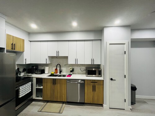 Modern & Cozy 2 Bedroom Apartment in Seton, Calgary: Haven Away from Home!