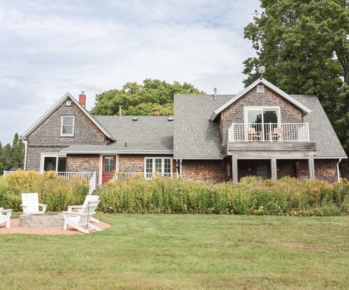 Farmhouse at Loma Cottages