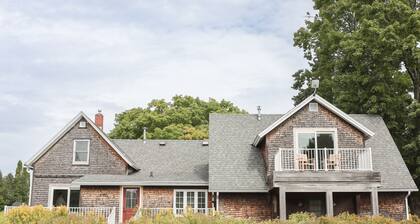 Farmhouse at Loma Cottages