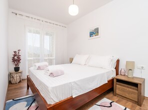 Appartement (Apartment Bella Vista - Two Bedroom A) | 2 chambres, lits bébé (en supplément), Wi-Fi gratuit