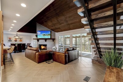 Modern Luxury Lakehouse w/ Private Dock on Lanier!