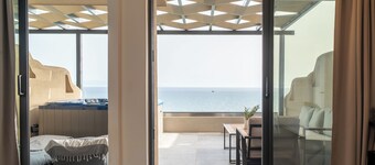 Olive Green Studios and Apartments