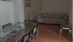Interni