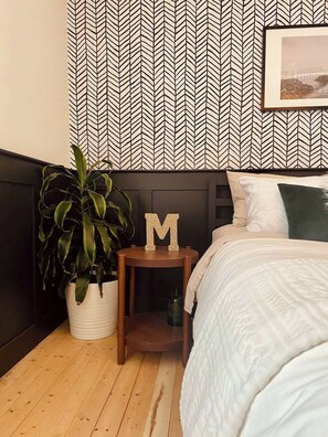 5 bedrooms, desk, iron/ironing board, free WiFi