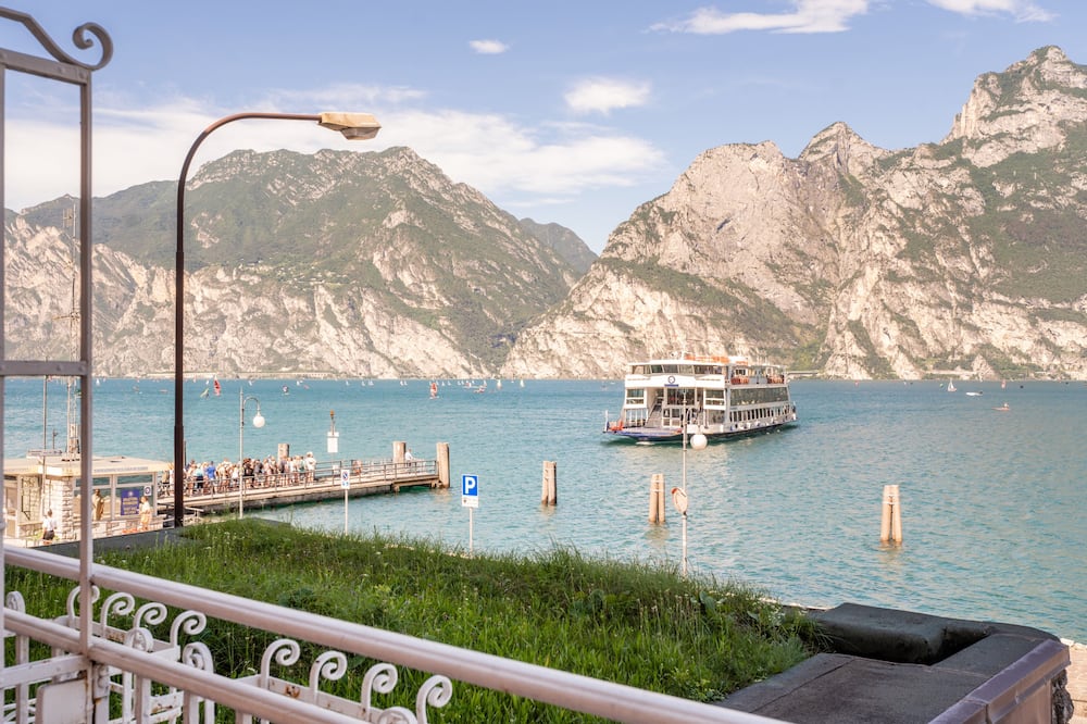 Lake Hotel Ifigenia
