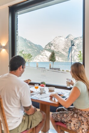 Free daily buffet breakfast  - Lake Hotel Ifigenia (Nago-Torbole)
