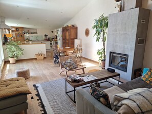 مدفأة، كُتُب